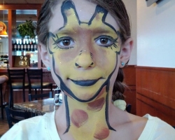 girl-face-painting